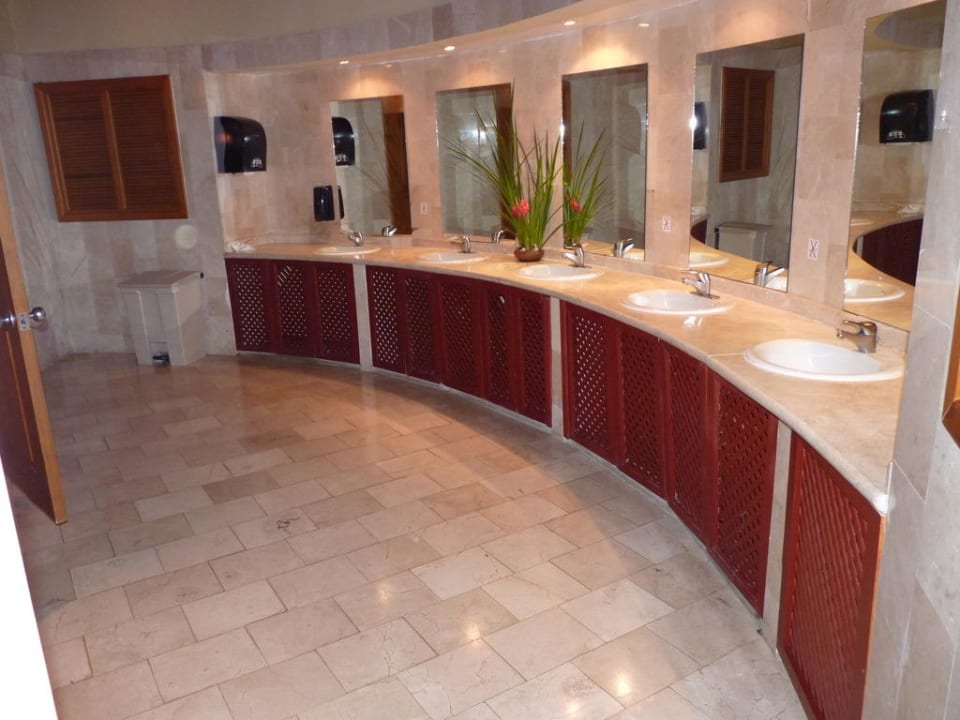 Toiletten am Pool Grand Palladium Punta Cana Resort & Spa