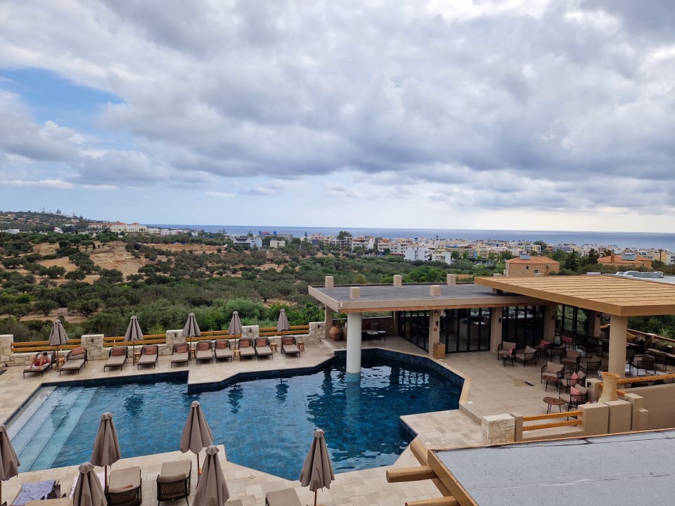 Pool Momi Slow Living Hotel