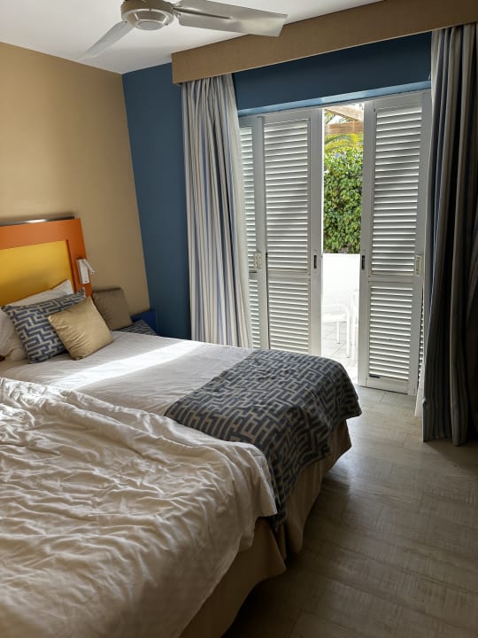 Zimmer ROBINSON ESQUINZO PLAYA