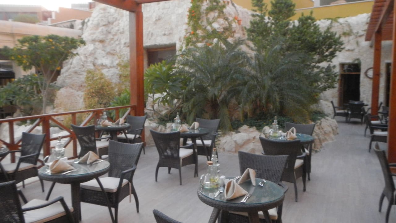 Terrasse des spanischen Restaurants Makadi Spa - Adults only