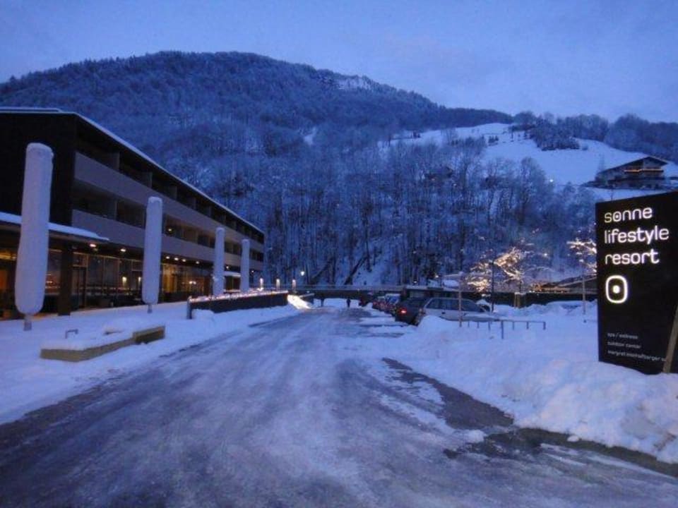 Einfahrt Sonne Mellau - Feel good Hotel