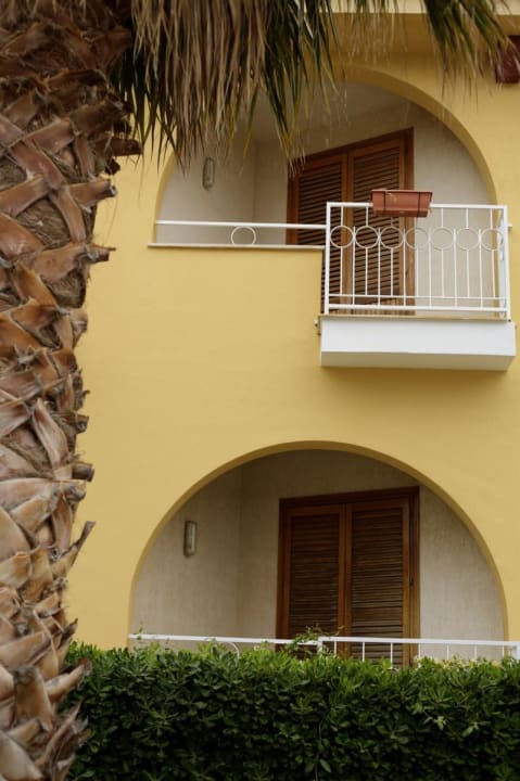 Каждый номер имеет баклкон Hotel Perla del Golfo