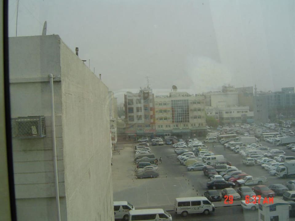 Trostloser Ausblick aus dem Hotelzimmer Hotel Jonrad