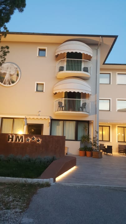 Außenansicht Hotel Monti