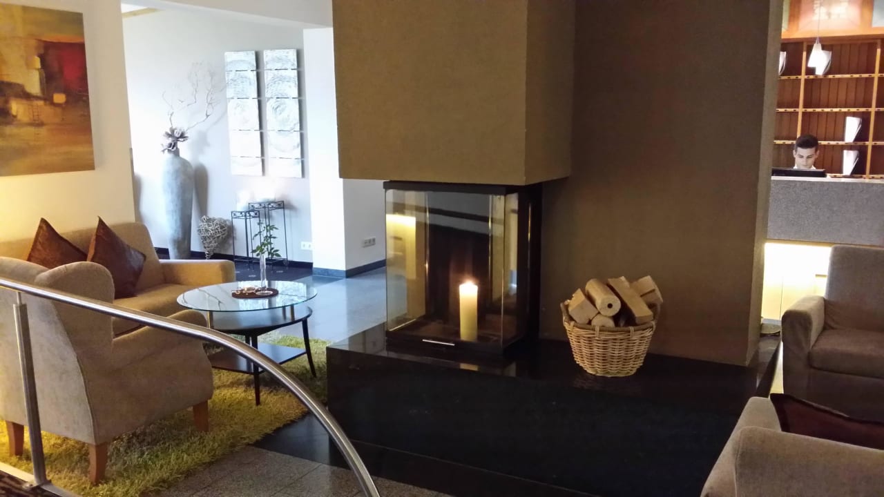 Empfangsbereich Hotel Vier Jahreszeiten