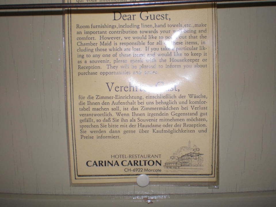 Hinweis im Kleiderschrank Hotel Carina Carlton