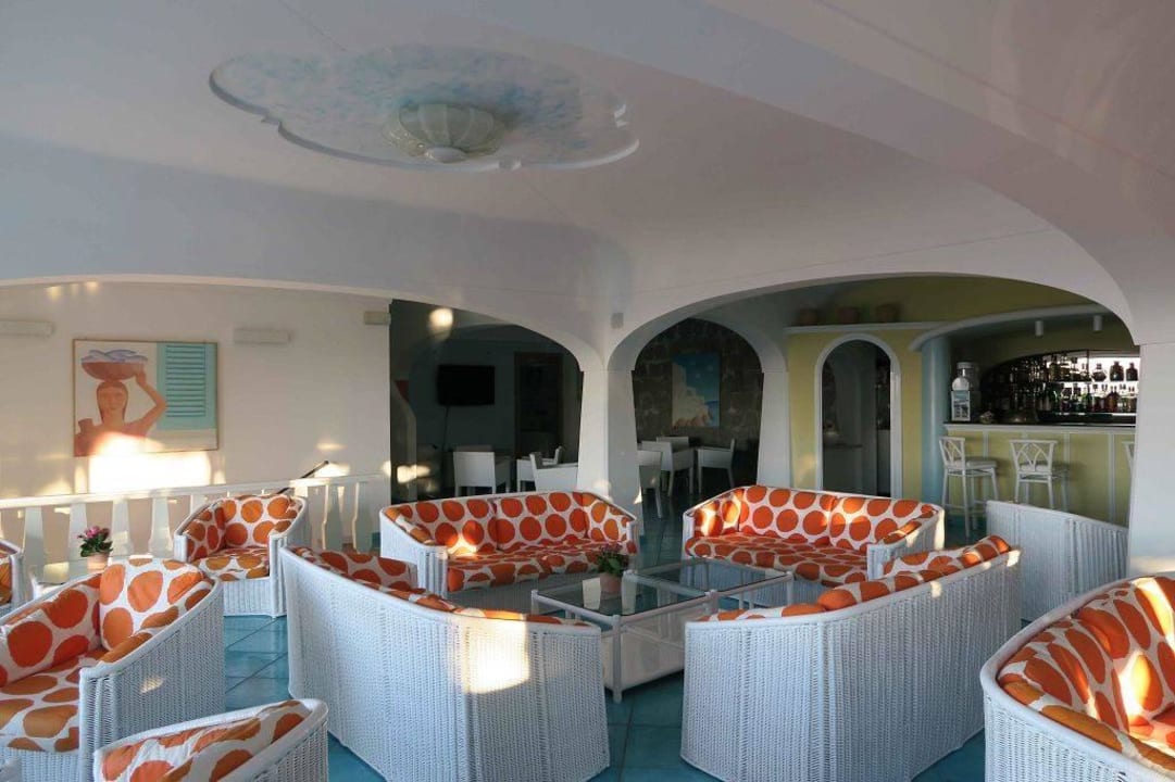 Eingang und Bar Poggio Aragosta