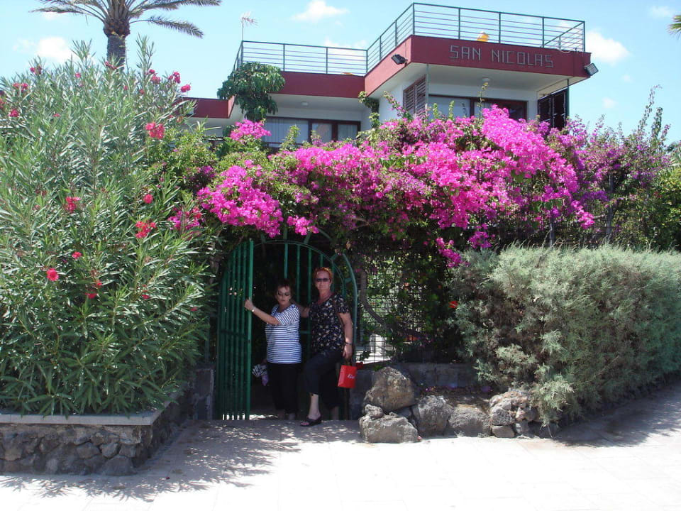 Der Eingang von der Promenade Hotel San Nicolas