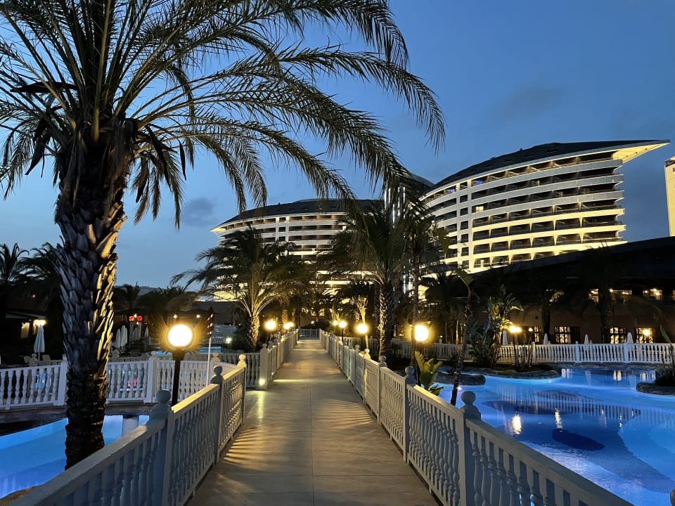 Außenansicht Royal Wings Hotel