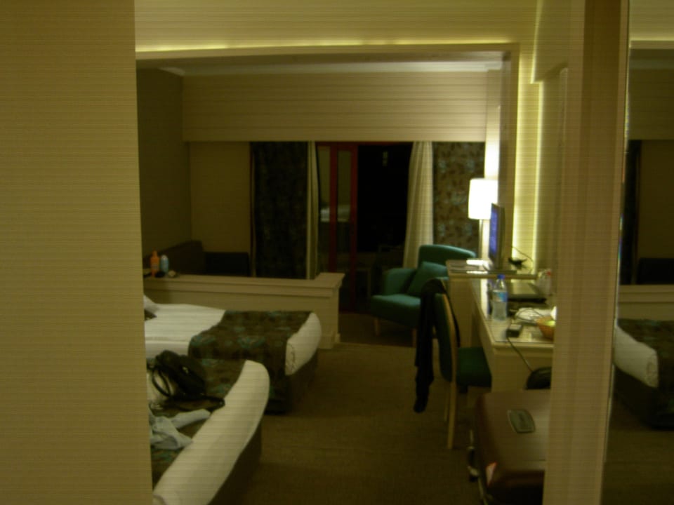 Unten kleiner Wohnbereich Kaya Belek Hotel