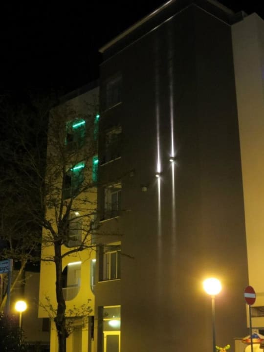 Elegante Aussenansicht Hotel Sorriso