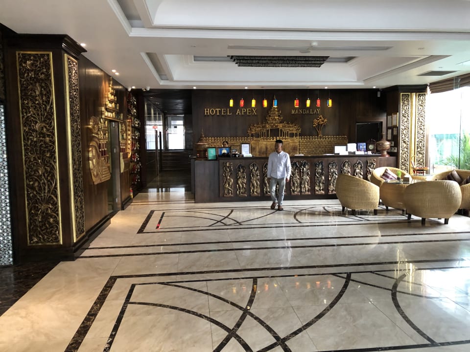 Lobby Hotel Apex