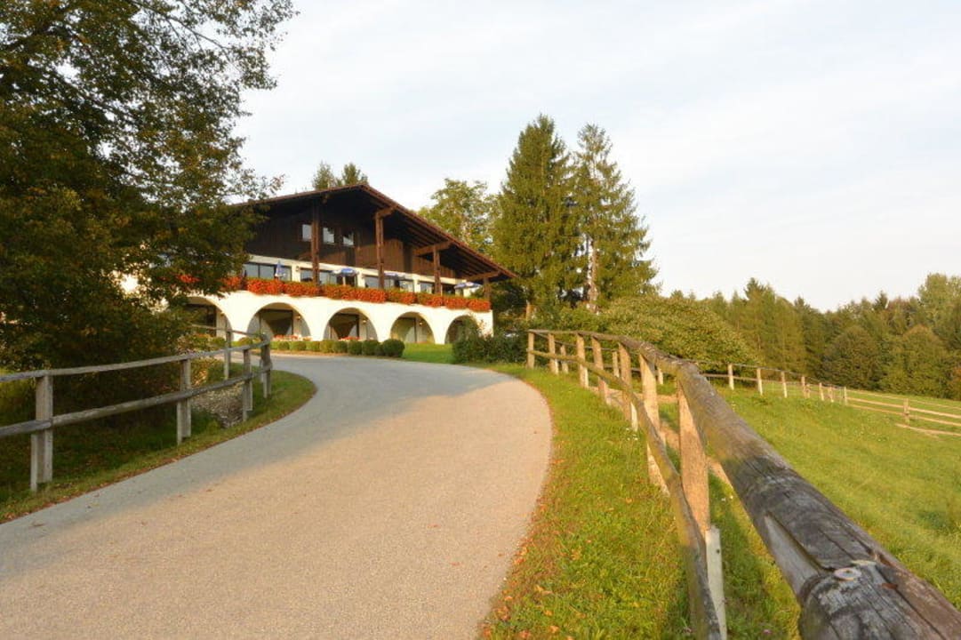 Haupthaus mit Restaurant Hotel Gut Feuerschwendt