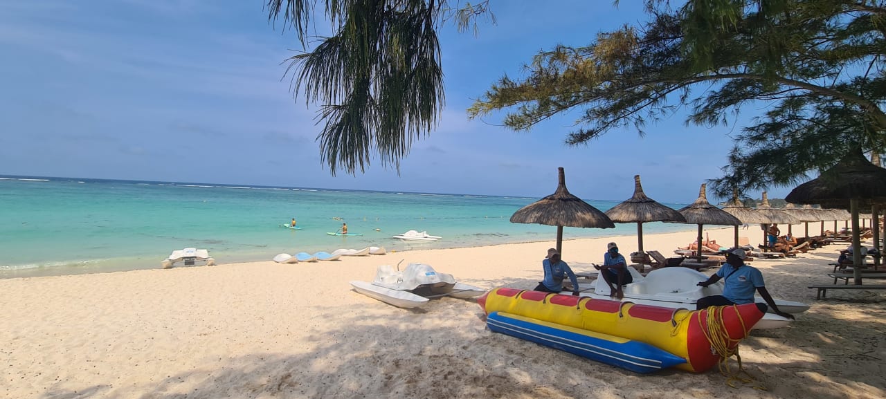 Strand Crystals Beach Resort Belle Mare, a member of Radisson Individuals