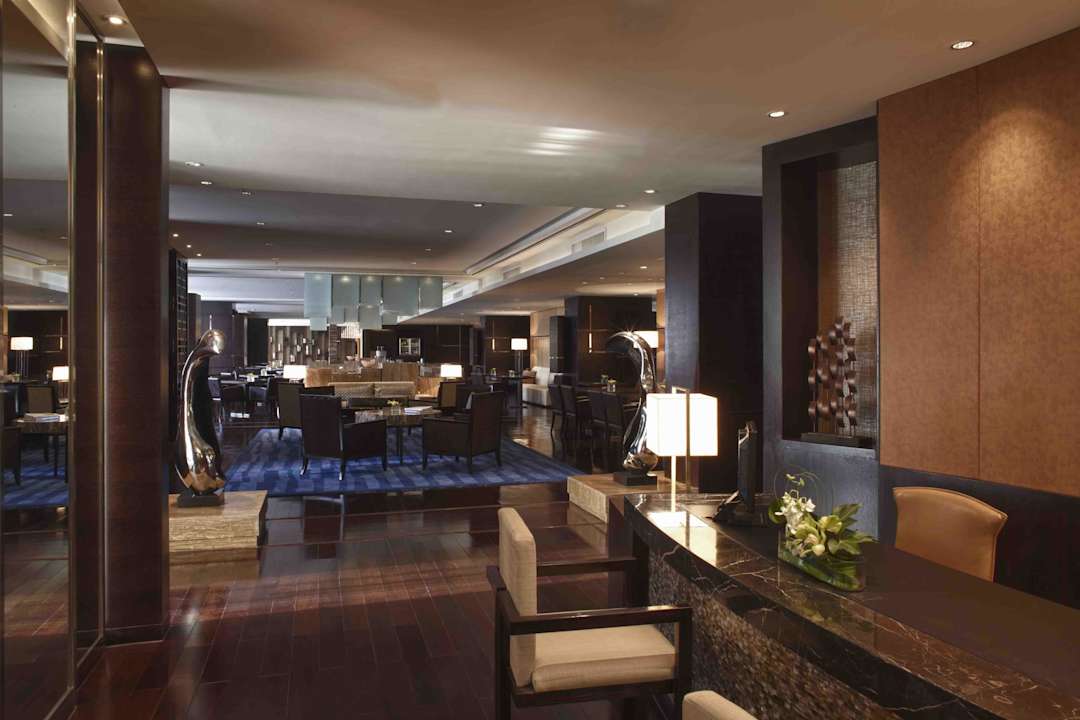 Club lounge Renaissance Tianjin Lakeview Hotel