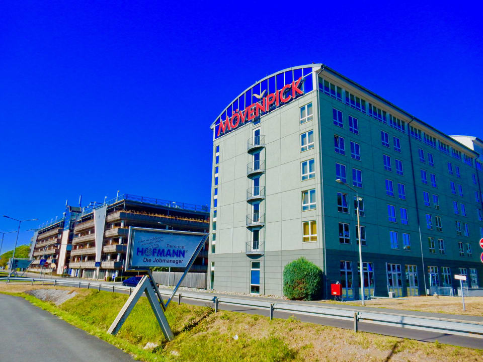 Außenansicht Mövenpick Hotel Nürnberg Airport