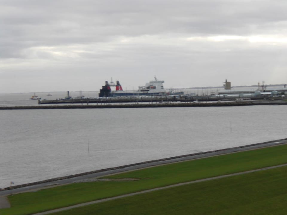Zimmerausblick Wasserseite Seehotel Neue Liebe