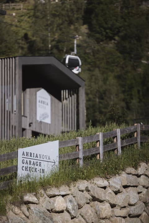 Außenansicht AhriaNova Apartments