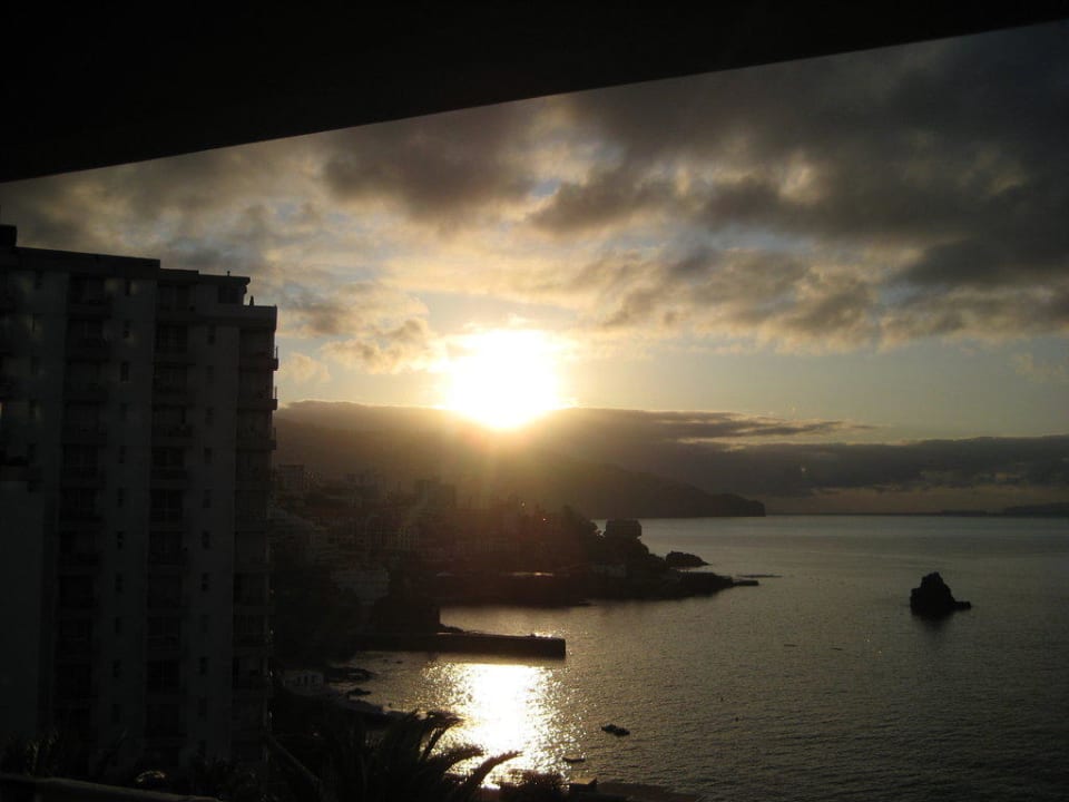 Sonnenuntergang vom Hotelzimmer Hotel Madeira Regency Cliff
