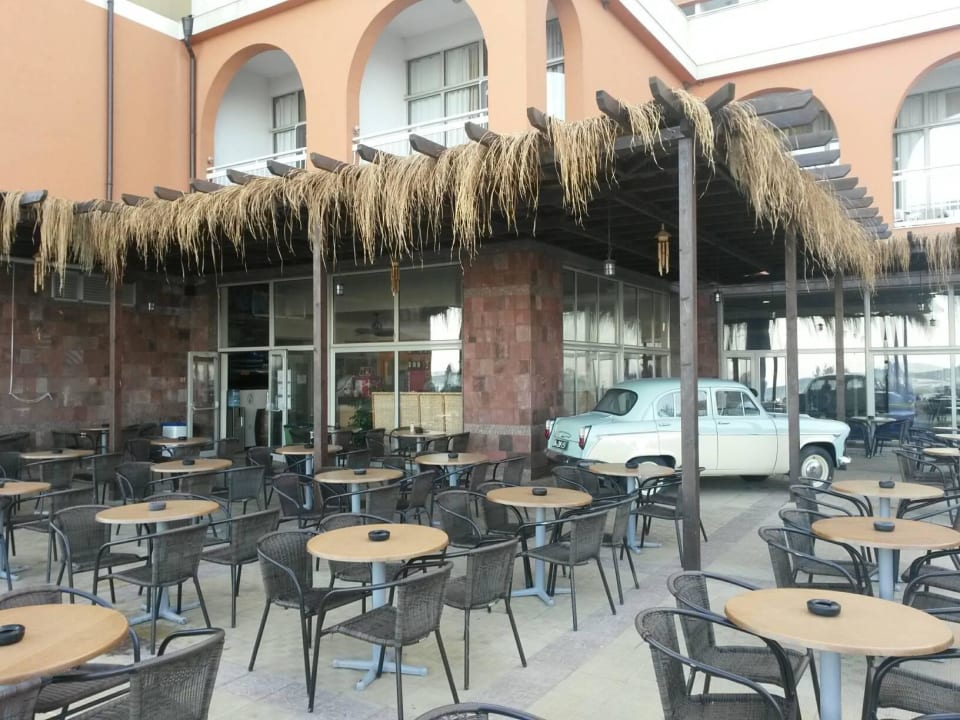 Bar przy basenie Sol Luna Bay