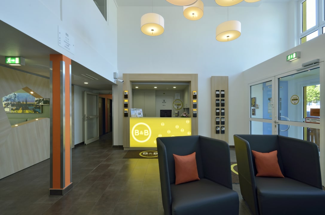 Lobby B&B Hotel Aachen-Würselen