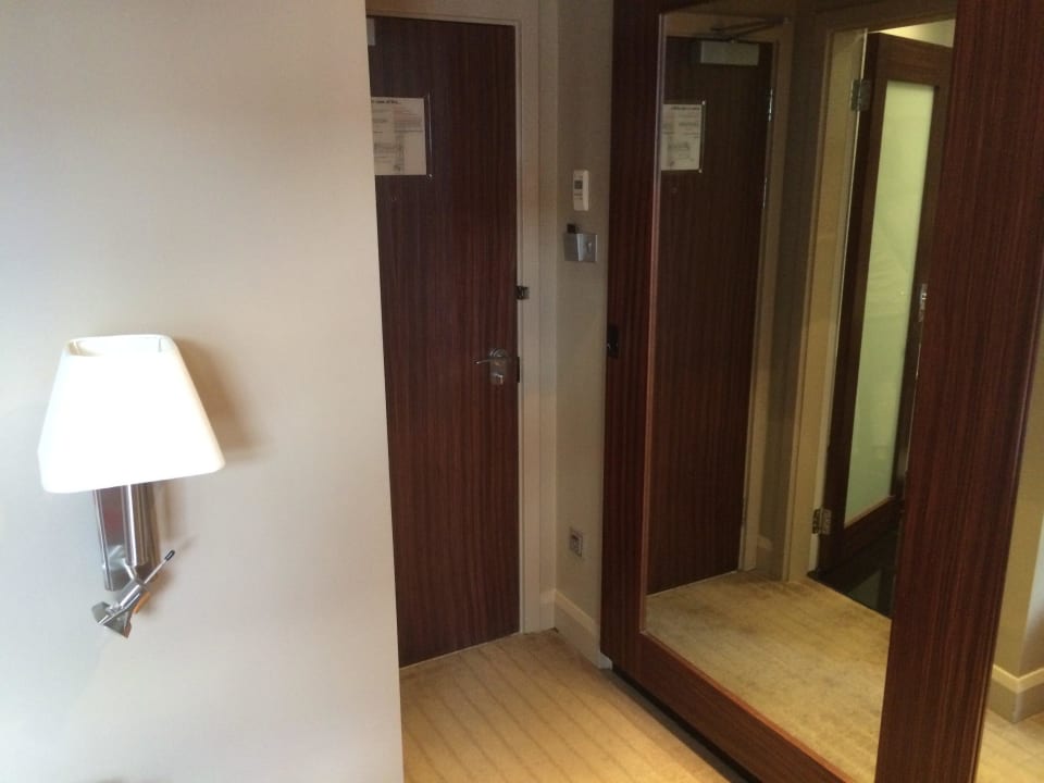 Zimmer Eingang The May Fair Hotel