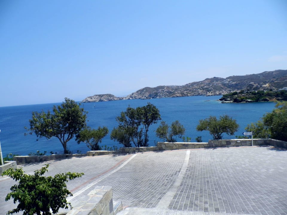 Widok na plażę  Peninsula Resort & Spa