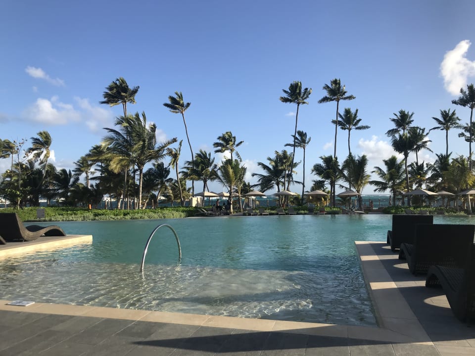 Pool Lopesan Costa Bávaro Resort, Spa & Casino