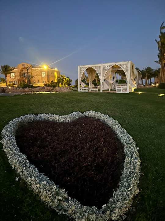 Gartenanlage Palm Royale Resort - Soma Bay