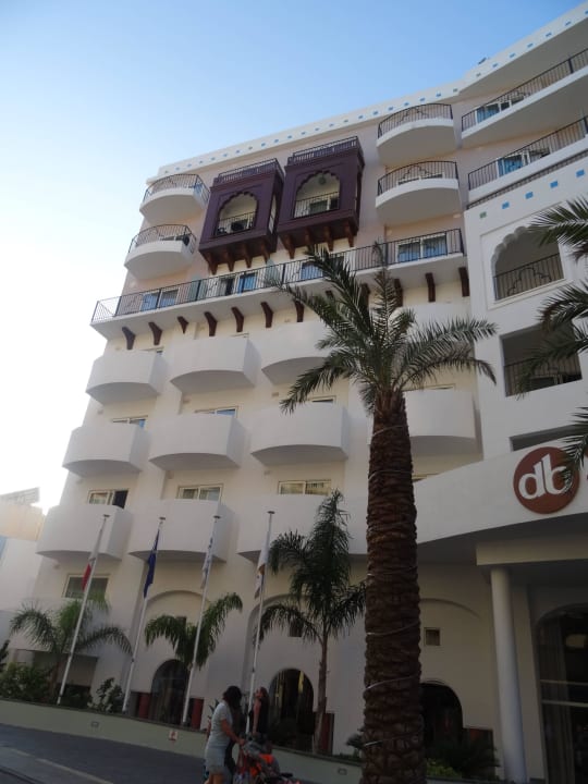 Linker Seitenflügel Straßenseite db San Antonio Hotel + Spa