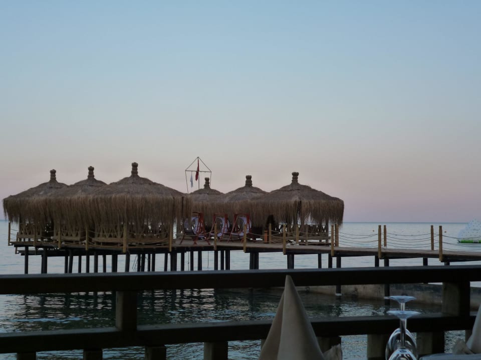 Beach Pavillons Crystal Flora Beach Resort