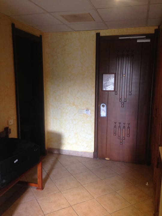 Eingang Charmillion Sea Life Resort