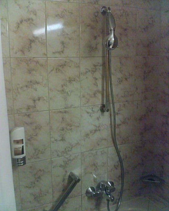 Bad - Badewanne / Dusche Hotel Metropol by Maier Privathotels