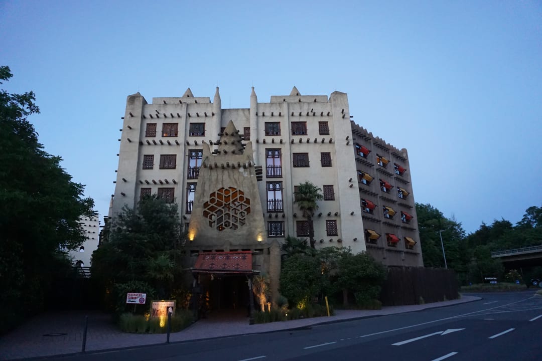 Außenansicht Hotel Matamba - Phantasialand Erlebnishotel