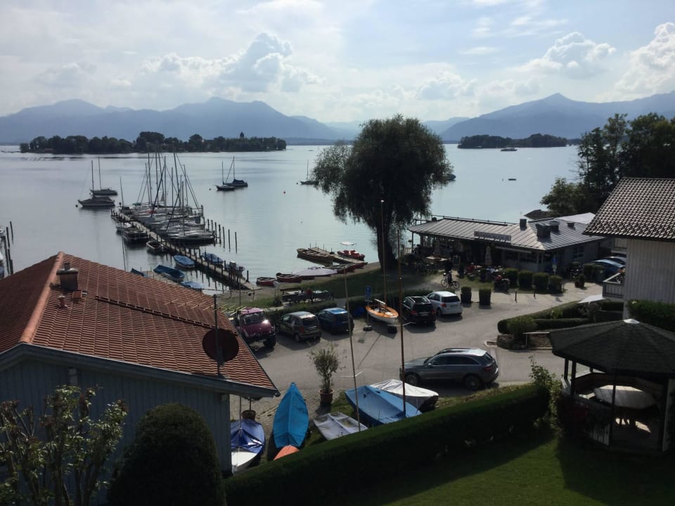 Blick vom Zimmer zur Fraueninsel Ferienresidenz Chiemseestern