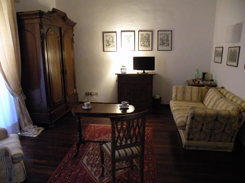 Aufenthaltsseite des Doppelzimmers Hotel Castello dell'Oscano