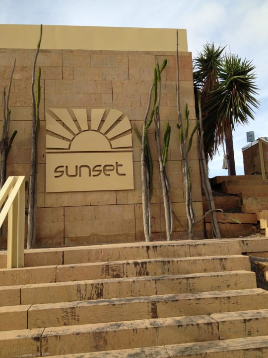 Der Sunset-Pool (und Bar) Salobre Hotel Resort & Serenity