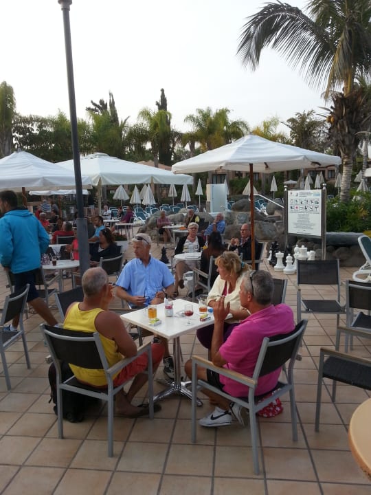  17 Uhr Palaver allsun Hotel Esplendido