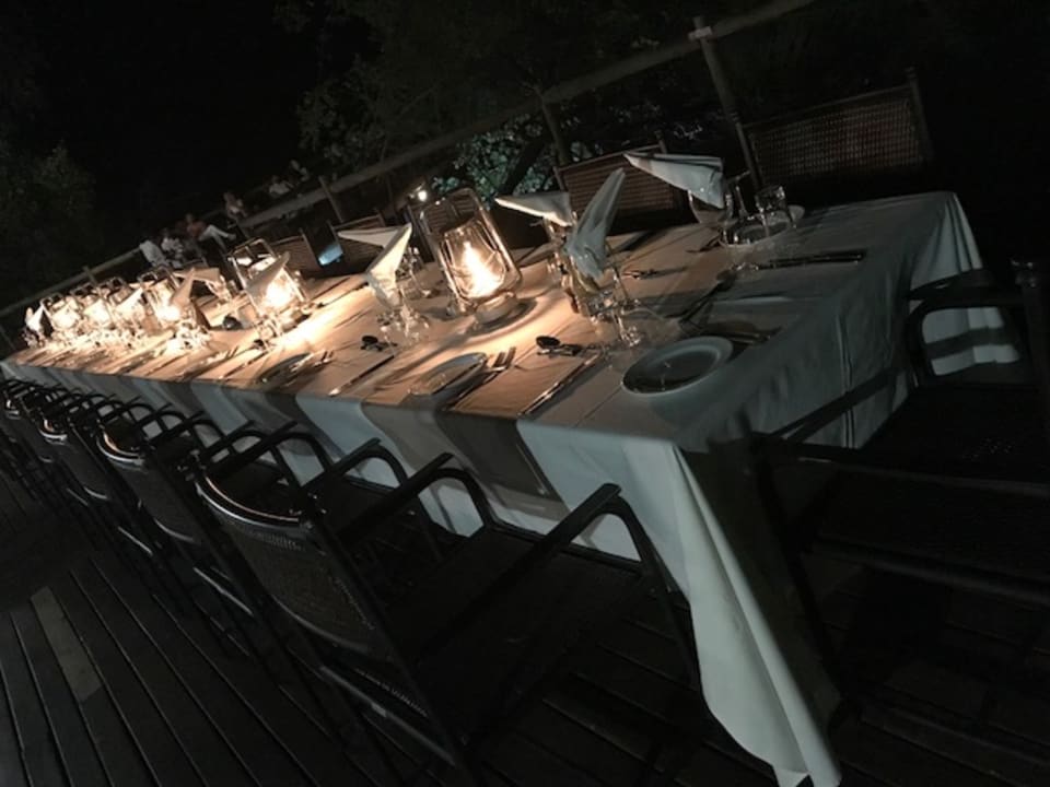 Gastro Xugana Island Lodge