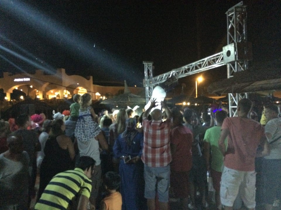 Schaumparty im Hotel  Pickalbatros Alf Leila Wa Leila Resort - Neverland Hurghada