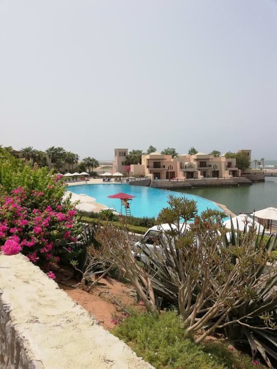 Pool The Cove Rotana Resort