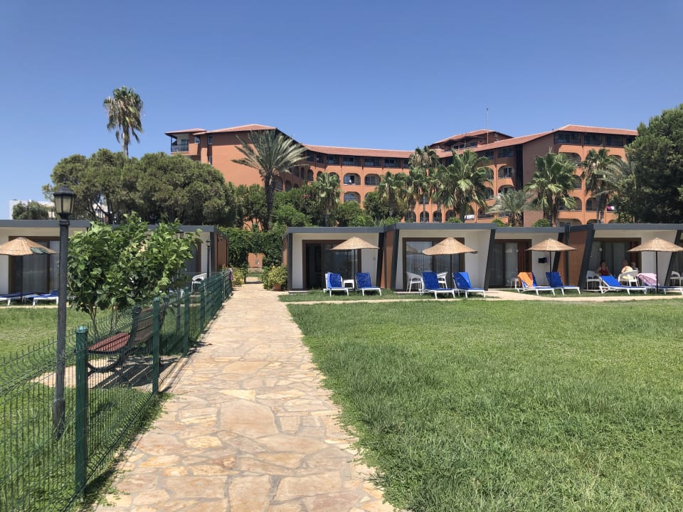 Außenansicht Club Turtas Beach Hotel