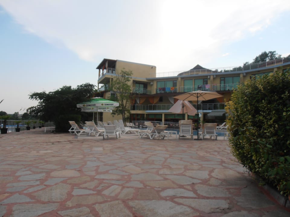 Basen i niska część hotelu Hotel Perla Sun Park