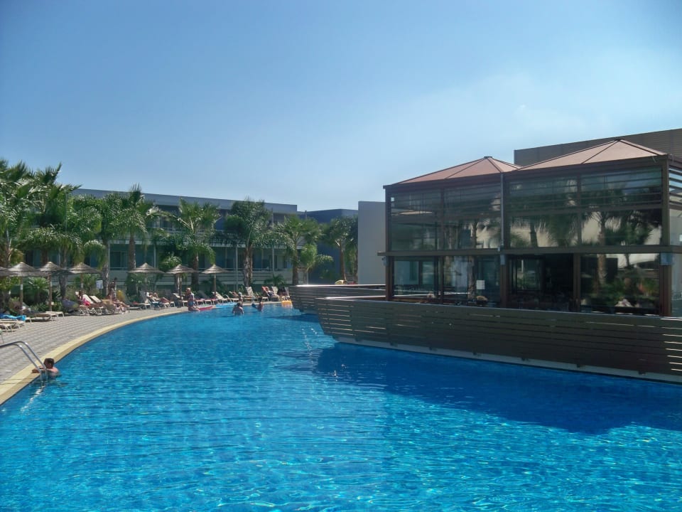 Basen Blue Lagoon Resort