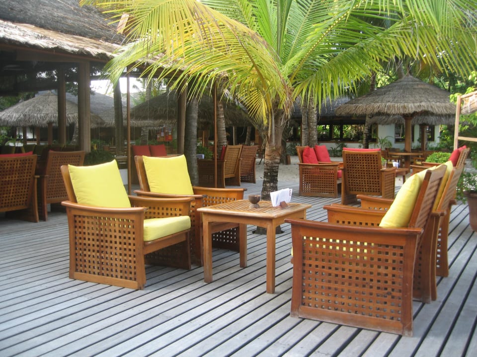 Lounge in der Hauptbar NH Collection Maldives Reethi Resort