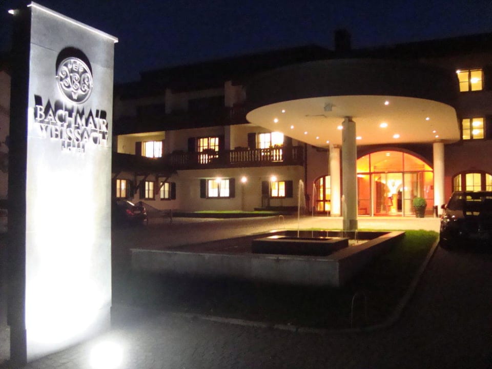 Einfahrt und Eingangsbereich Spa & Resort Bachmair Weissach
