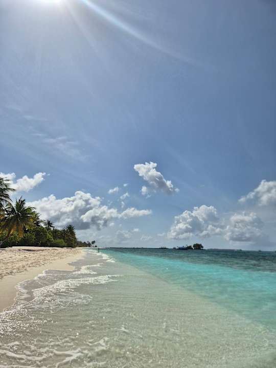Strand Kuredu Island Resort & Spa