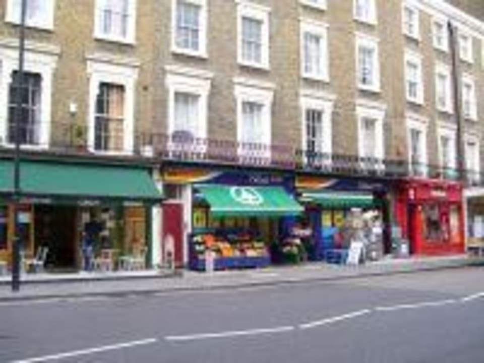 Auf dem Weg zur U-Bahn Station Park Grand Paddington Court London