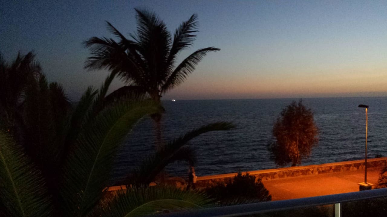 Auf Promenade von der Bar aus Hotel Riu Gran Canaria