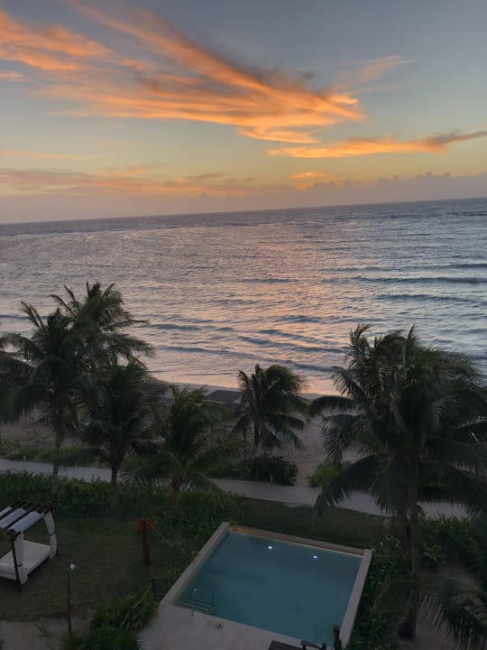 Sonnenuntergang von der Dachterrasse Akumal Bay Beach & Wellness Resort